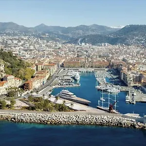 - Port De Nice